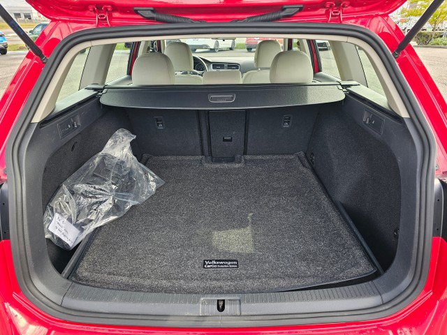 Used 2017 Volkswagen Golf S AWD/4WD image 19