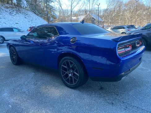 Used 2018 Dodge Challenger R/T w/ Driver Convenience Group image 3