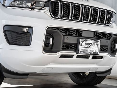 New 2025 Jeep Grand Cherokee Overland w/ Adv Protech Group III image 14