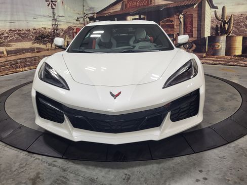 Used 2023 Chevrolet Corvette Z06 image 3