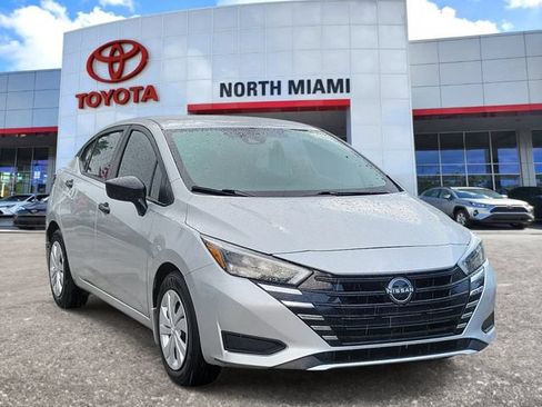Used 2025 Nissan Versa S w/ Trunk Package FWD image 1