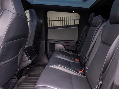Used 2024 Tesla Cybertruck Cyberbeast AWD/4WD image 22