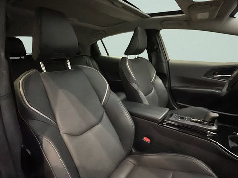 Used 2024 Toyota Prius XLE image 11