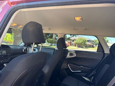 Used 2021 Kia Soul LX FWD image 33