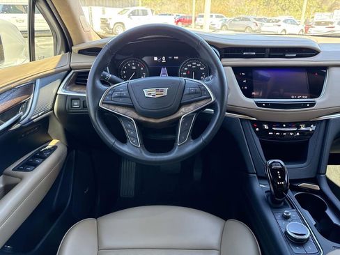 Certified 2023 Cadillac XT5 Premium Luxury w/ Platinum Package image 17