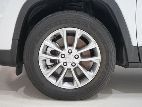 Used 2022 Jeep Cherokee Latitude Lux image 9