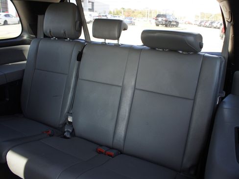 Used 2016 Toyota Sequoia Platinum image 16