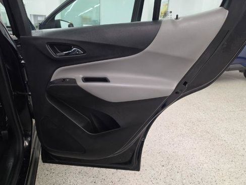 Used 2019 Chevrolet Equinox LS FWD image 28