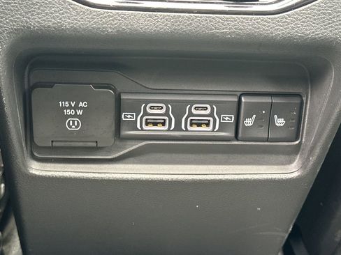Used 2023 Jeep Grand Cherokee Overland RWD image 25