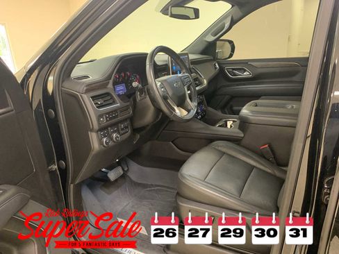 Used 2021 Chevrolet Tahoe Z71 w/ Rear Media and Nav Package image 13