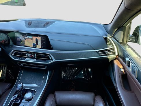 Used 2020 BMW X7 M50i image 19