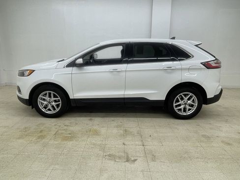 Used 2024 Ford Edge SEL w/ Convenience Package image 2