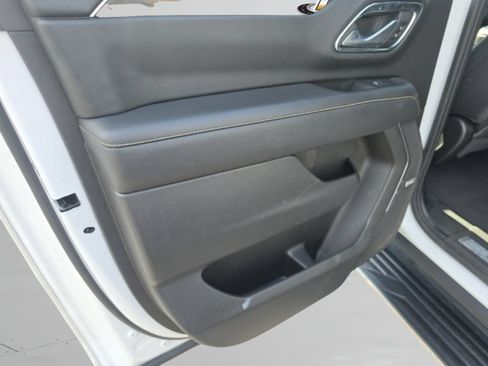 Used 2023 Chevrolet Suburban Premier AWD/4WD image 27
