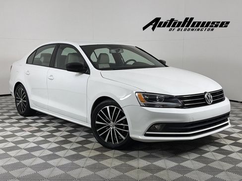 Used 2015 Volkswagen Jetta Sport image 1