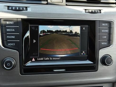 Used 2015 Volkswagen Golf TDI SE FWD image 12