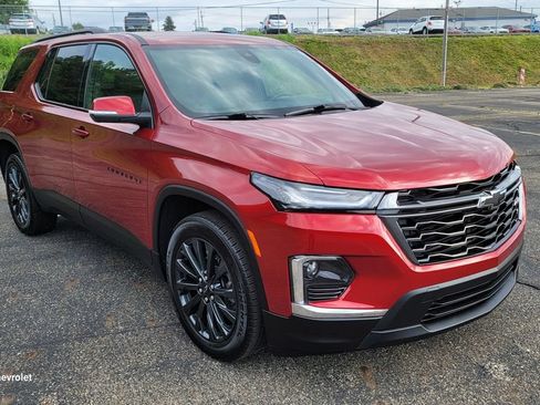 Used 2023 Chevrolet Traverse RS AWD/4WD image 16