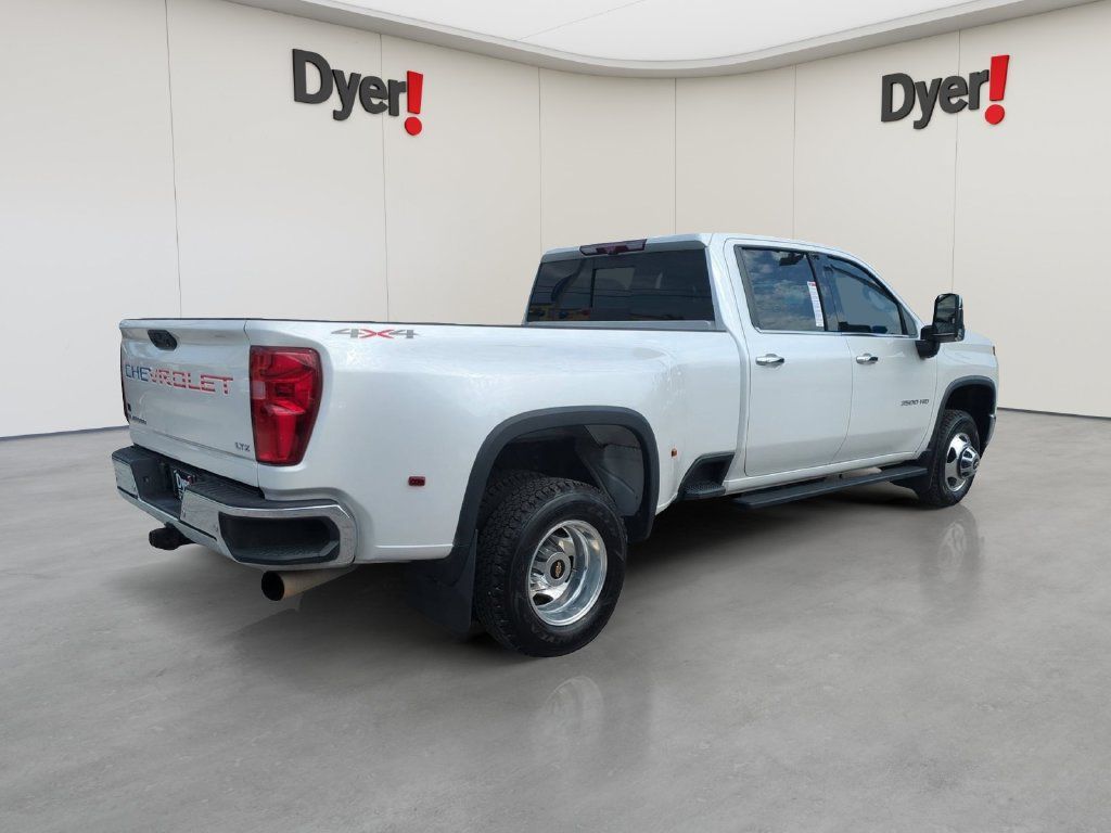 Used 2022 Chevrolet Silverado 3500 LTZ w/ LTZ Convenience Package AWD/4WD image 3