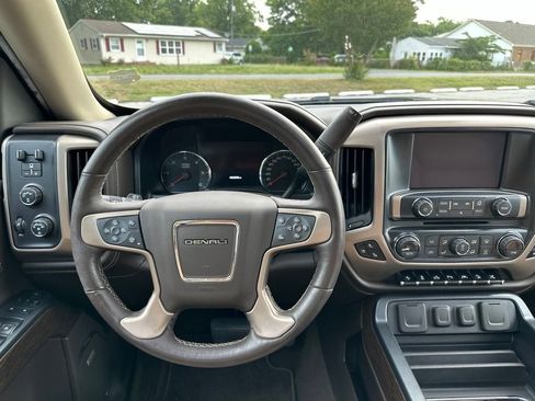 Used 2017 GMC Sierra 1500 Denali w/ Denali Ultimate Package AWD/4WD image 13