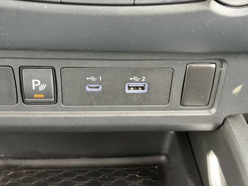 Used 2023 Nissan Frontier SV w/ Technology Package RWD image 30