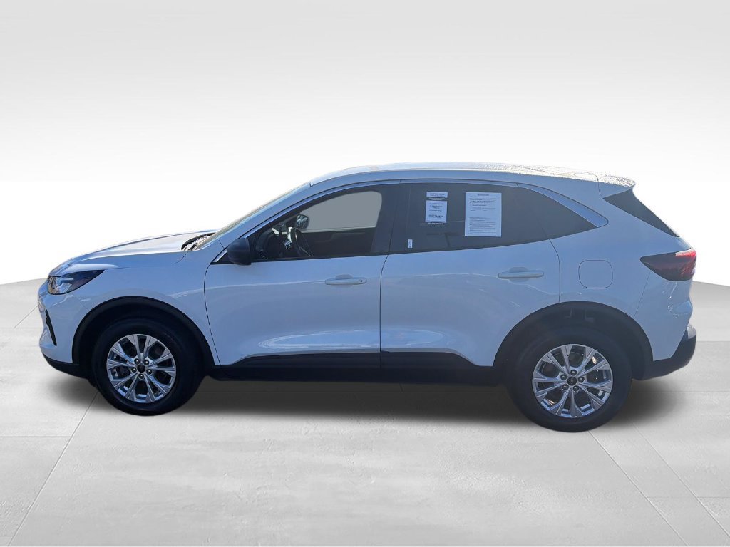 Used 2023 Ford Escape Active AWD/4WD image 2