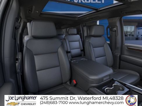 New 2026 Chevrolet Suburban Z71 w/ Z71 Off-Road Package AWD/4WD image 18