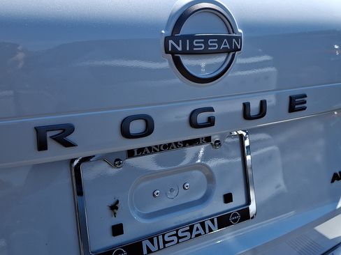 New 2026 Nissan Rogue SV w/ Cold Weather Package AWD/4WD image 5