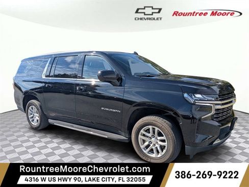 Used 2023 Chevrolet Suburban LT image 1