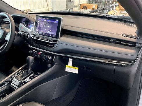 New 2026 Jeep Compass Limited image 10