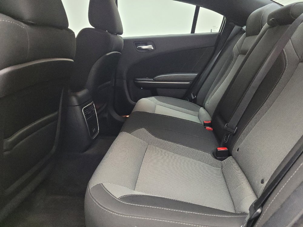 Used 2016 Dodge Charger SXT RWD image 18