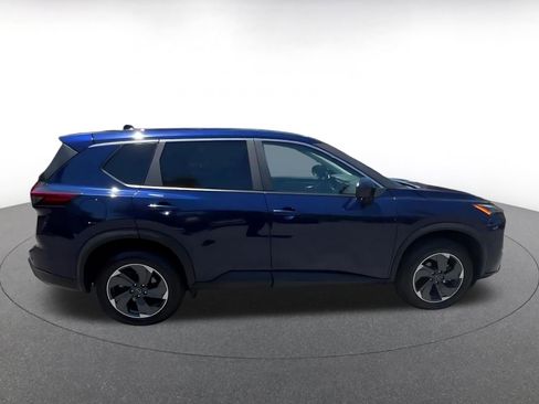 Used 2025 Nissan Rogue SV FWD image 16