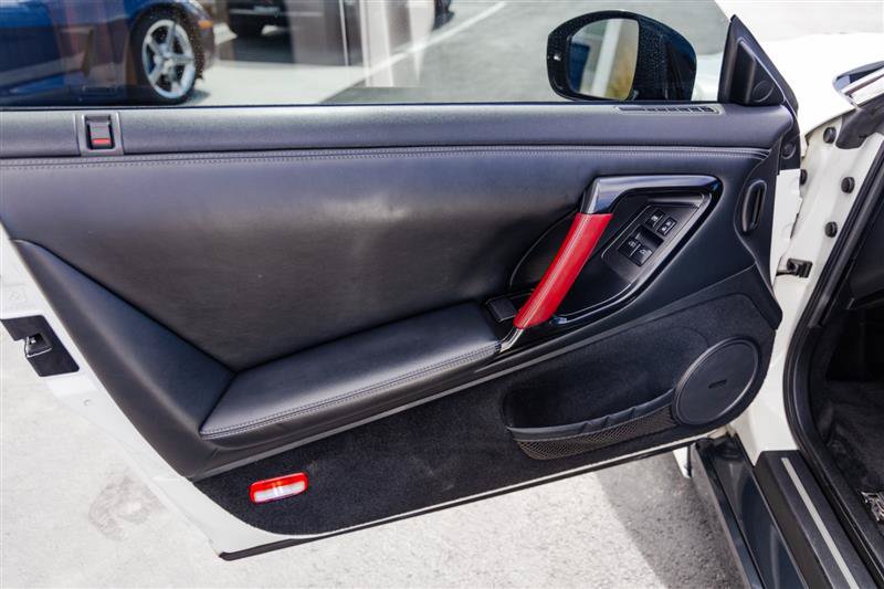 Used 2015 Nissan GT-R Black Edition AWD/4WD image 16