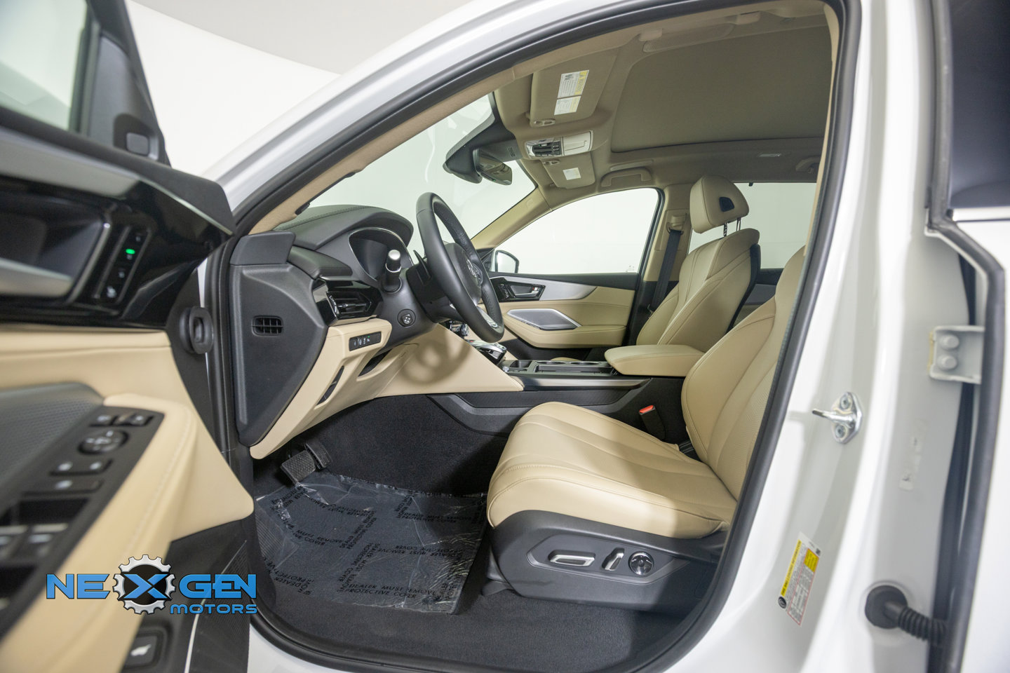 Used 2025 Acura MDX w/ Technology Package AWD/4WD image 14