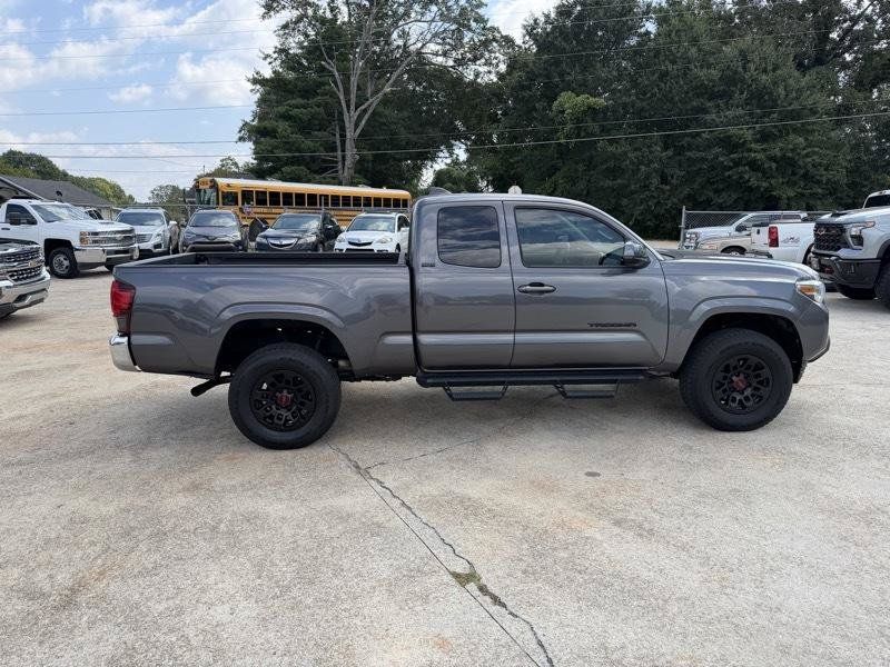 Used 2022 Toyota Tacoma SR5 RWD image 6