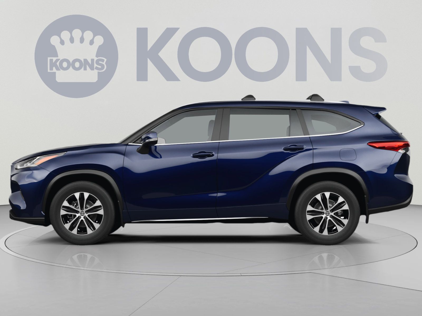 Used 2025 Toyota Highlander XLE AWD/4WD image 2