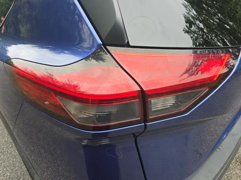 Used 2021 Nissan Rogue S FWD image 35
