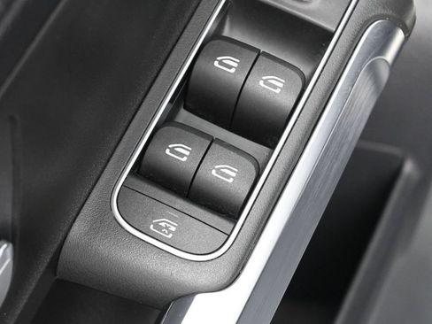 Used 2022 Mercedes-Benz GLB 250 4MATIC image 13