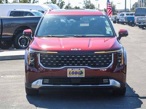 Used 2025 Kia Carnival SX image 6