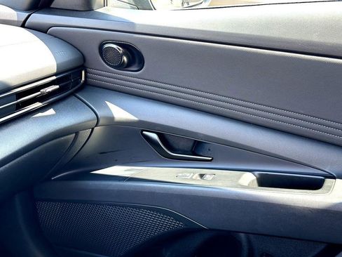 Used 2025 Hyundai Elantra Sport FWD image 25