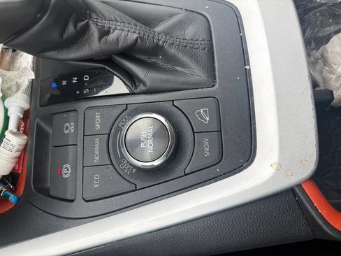 Used 2022 Toyota RAV4 Adventure AWD/4WD image 8