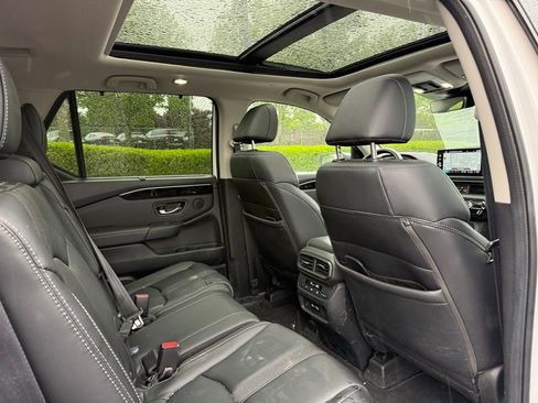 Used 2023 Honda Pilot Touring image 22
