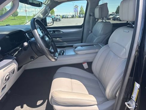 Used 2022 Jeep Grand Wagoneer Series I w/ Flexible Seating Group AWD/4WD image 9