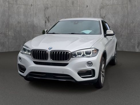 Used 2018 BMW X6 sDrive35i RWD image 3