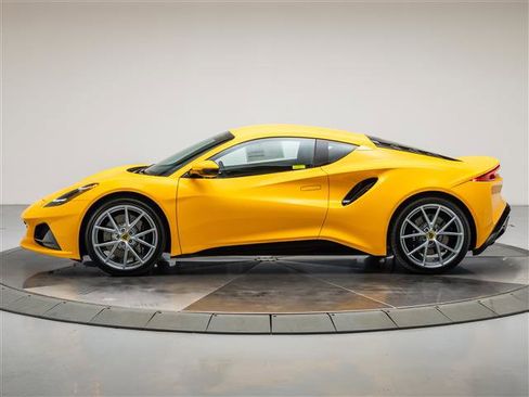 New 2026 Lotus Emira SE image 2