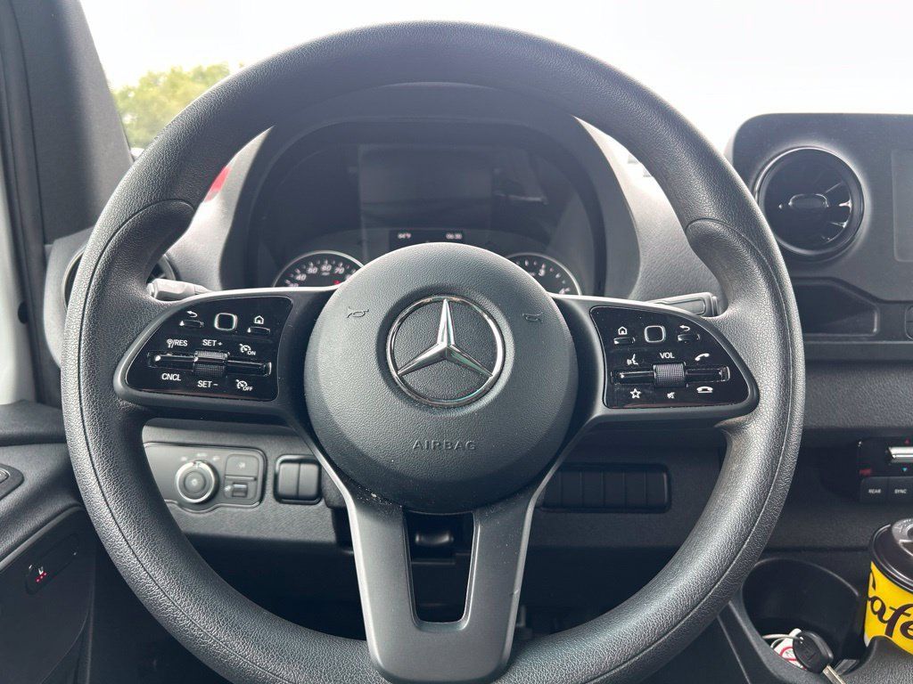 Used 2024 Mercedes-Benz Sprinter 2500 image 11