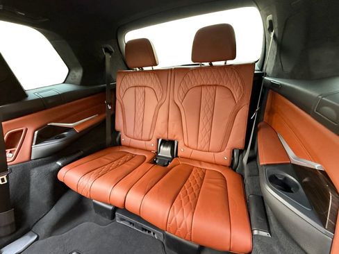 Used 2020 BMW X7 M50i w/ Dynamic Handling Package AWD/4WD image 21