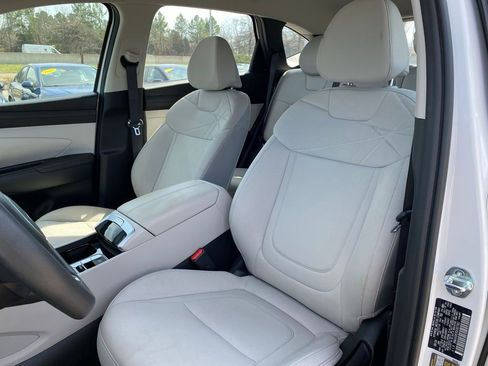 Used 2025 Hyundai Tucson SE image 23