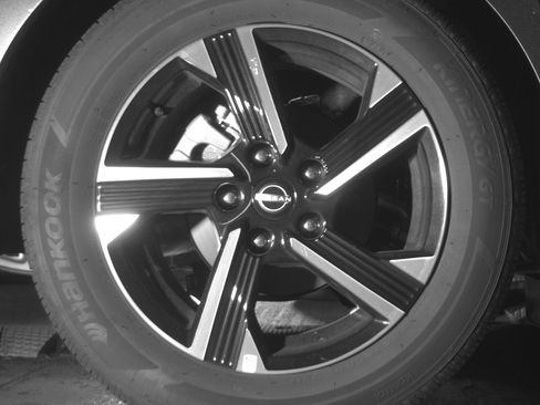 Used 2025 Nissan Sentra SV FWD image 13
