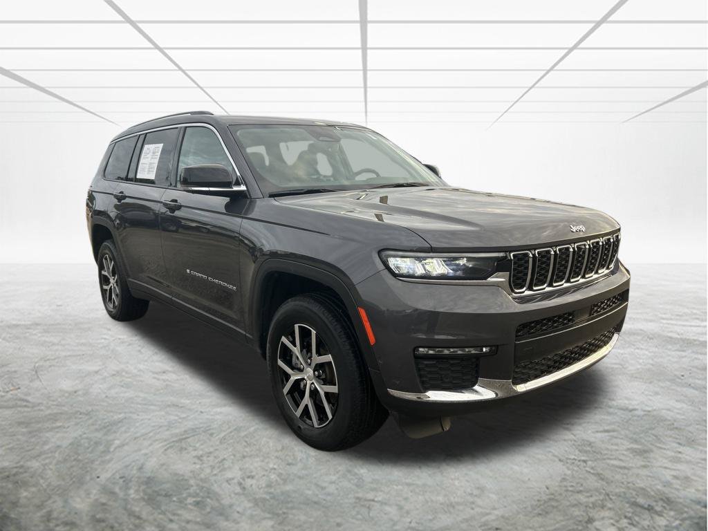 Certified 2023 Jeep Grand Cherokee L Limited w/ Luxury Tech Group II AWD/4WD image 2