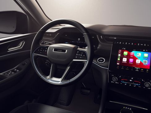 New 2026 Jeep Grand Cherokee L 4WD image 9