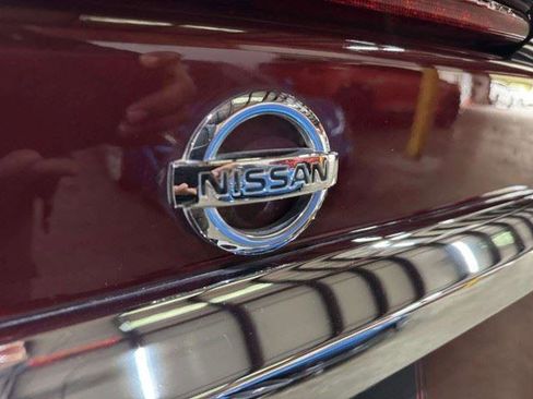 Used 2016 Nissan Maxima SR FWD image 17